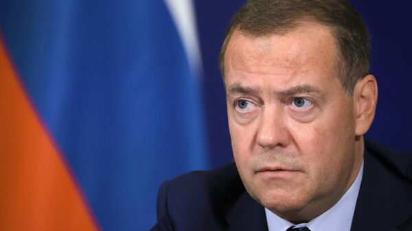 Medvedev: NATO Genel Sekreteri Rutte Rusça öğrenmeli, Sibirya’daki kamplarda işine yarayabilir