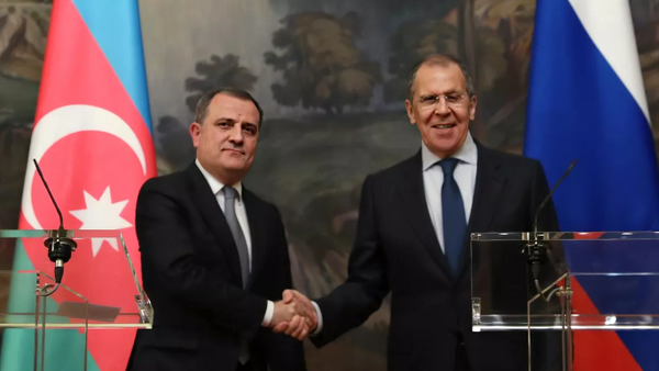 Lavrov, Azerbaycanlı mevkidaşı Bayramov ile telefonda görüştü