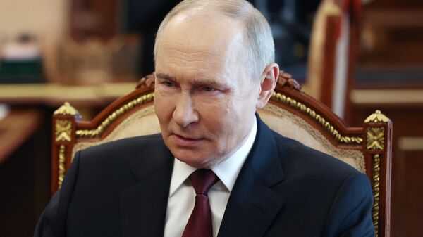 Putin, Myanmar Devlet Başkanı Hlaing ile görüştü